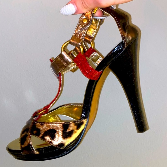 Spring Heels - Picture 1 of 5